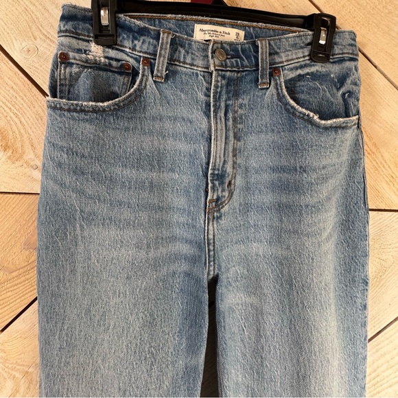 Abercrombie 90s relaxed high rise jeans, Size 28 - Picture 12 of 14